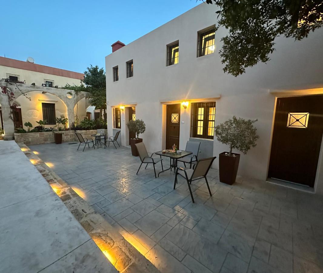 Sala Historical Luxury Suites Rhodes City Εξωτερικό φωτογραφία