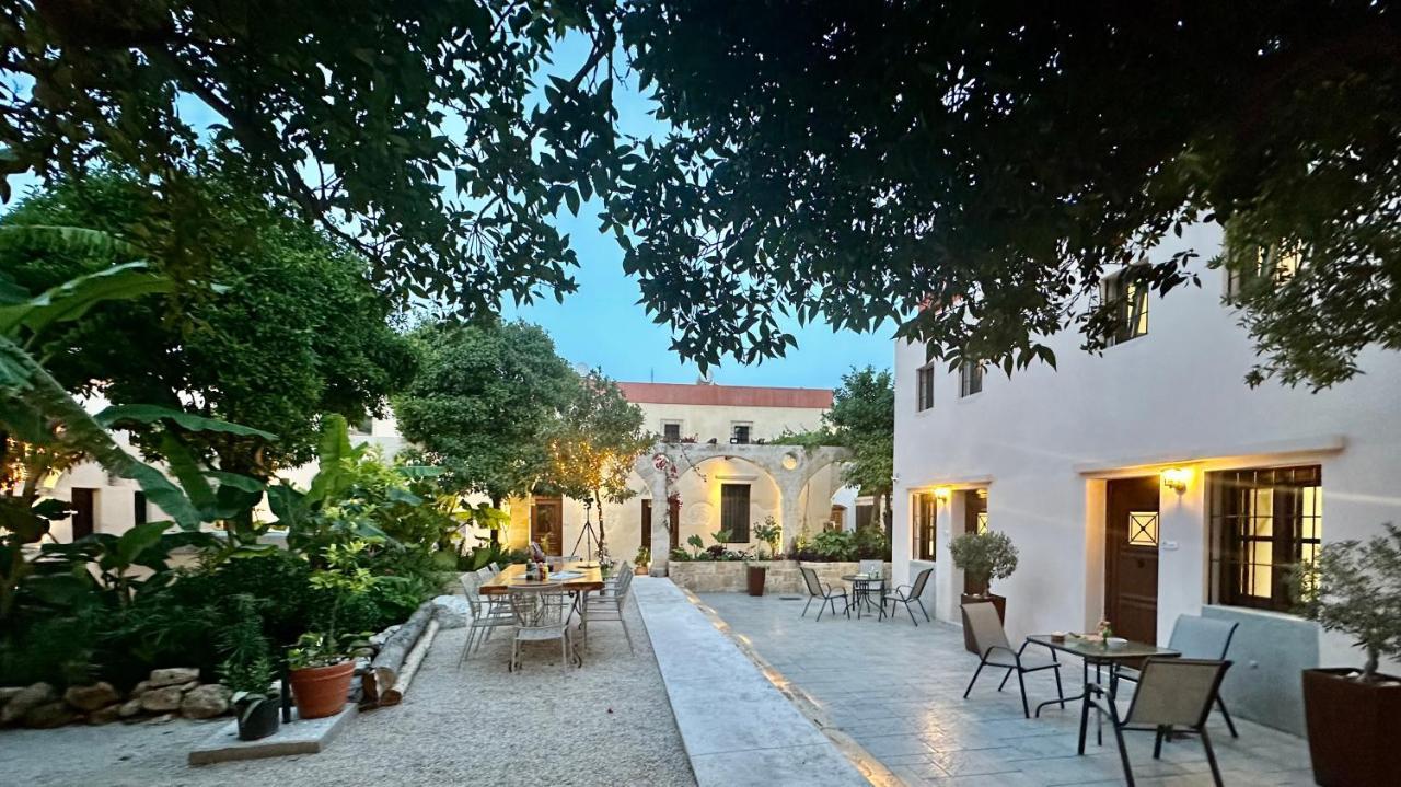 Sala Historical Luxury Suites Rhodes City Εξωτερικό φωτογραφία