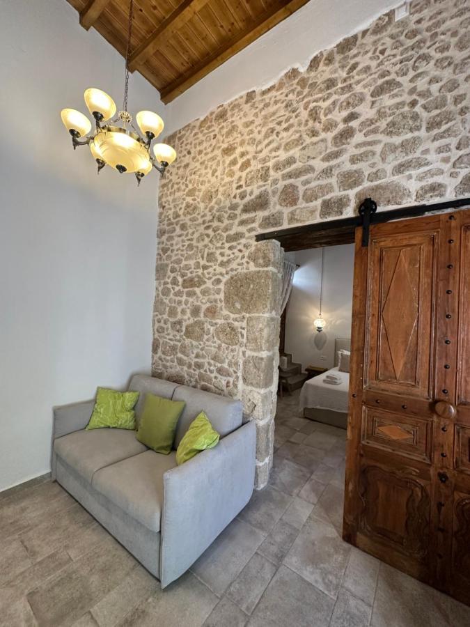 Sala Historical Luxury Suites Rhodes City Εξωτερικό φωτογραφία