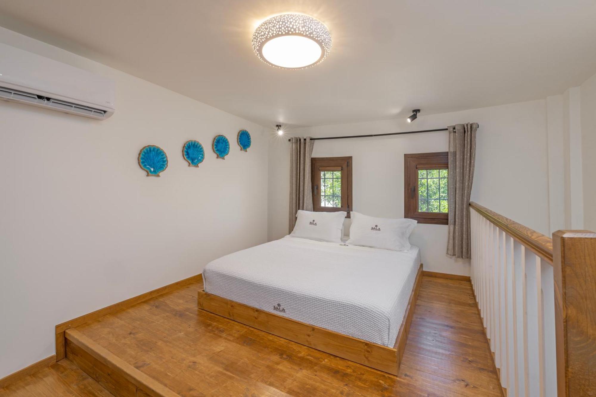 Sala Historical Luxury Suites Rhodes City Εξωτερικό φωτογραφία